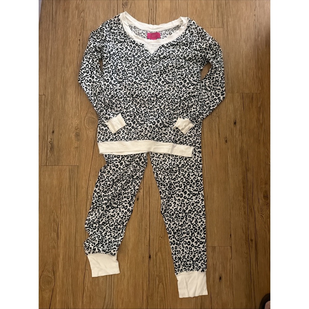 Victoria's Secret Women's Thermal Pajama Set Henley Size Medium White Leopard